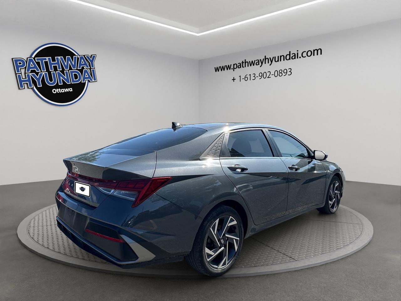 2025 Hyundai Elantra Luxury | Sunroof | Lane Keep Assist | Keyless Entry & Start Photo3