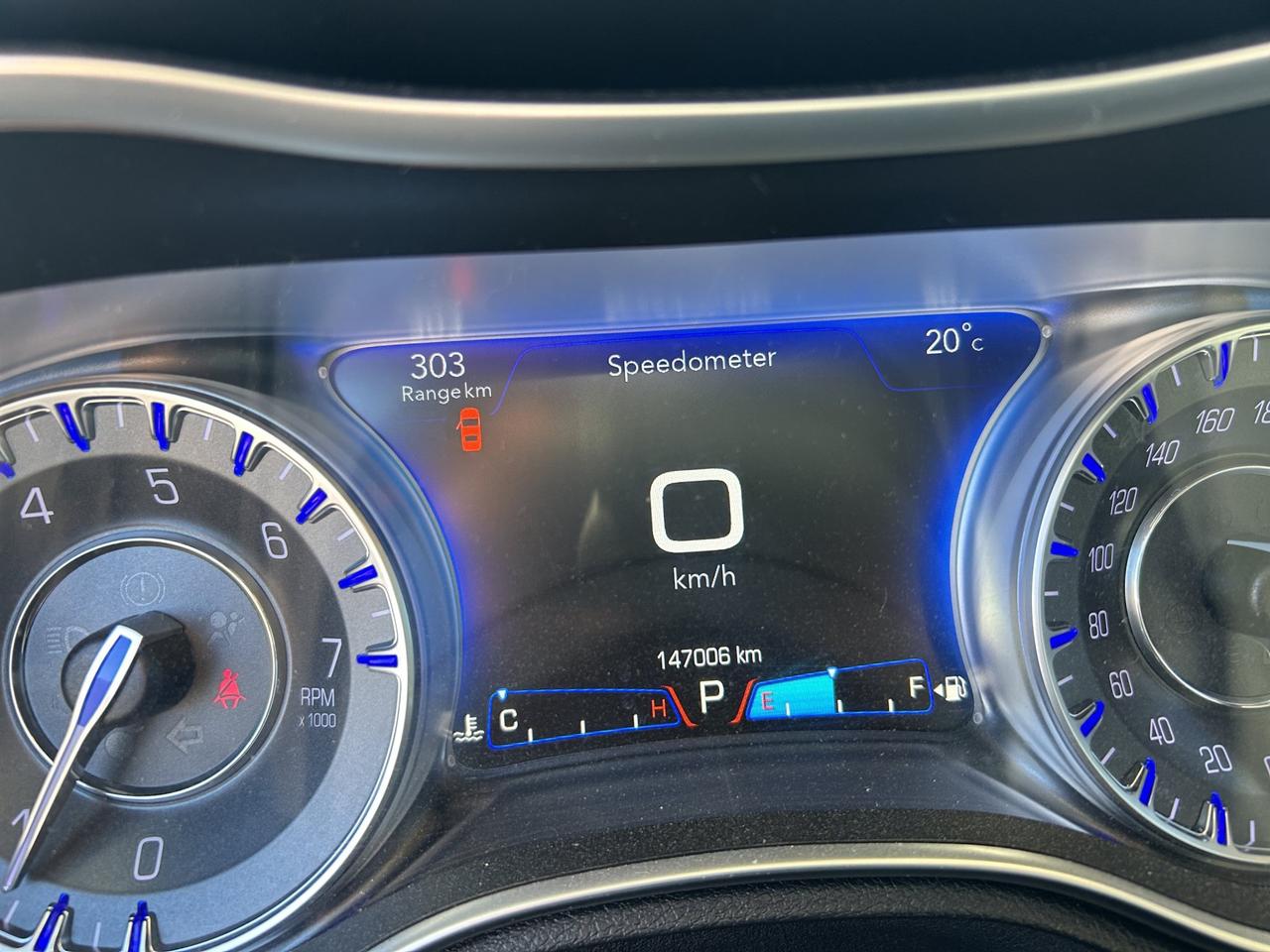 2016 Chrysler 300 Touring | Panoramic Sunroof | Keyless Start & Entry | Reverse Camera | Photo