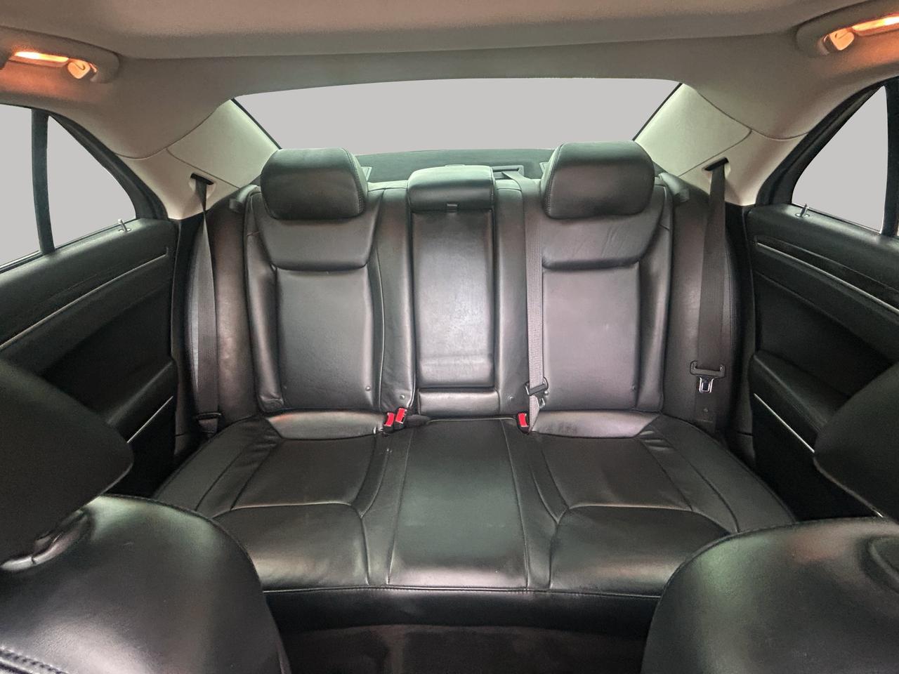 2016 Chrysler 300 Touring | Panoramic Sunroof | Keyless Start & Entry | Reverse Camera | Photo