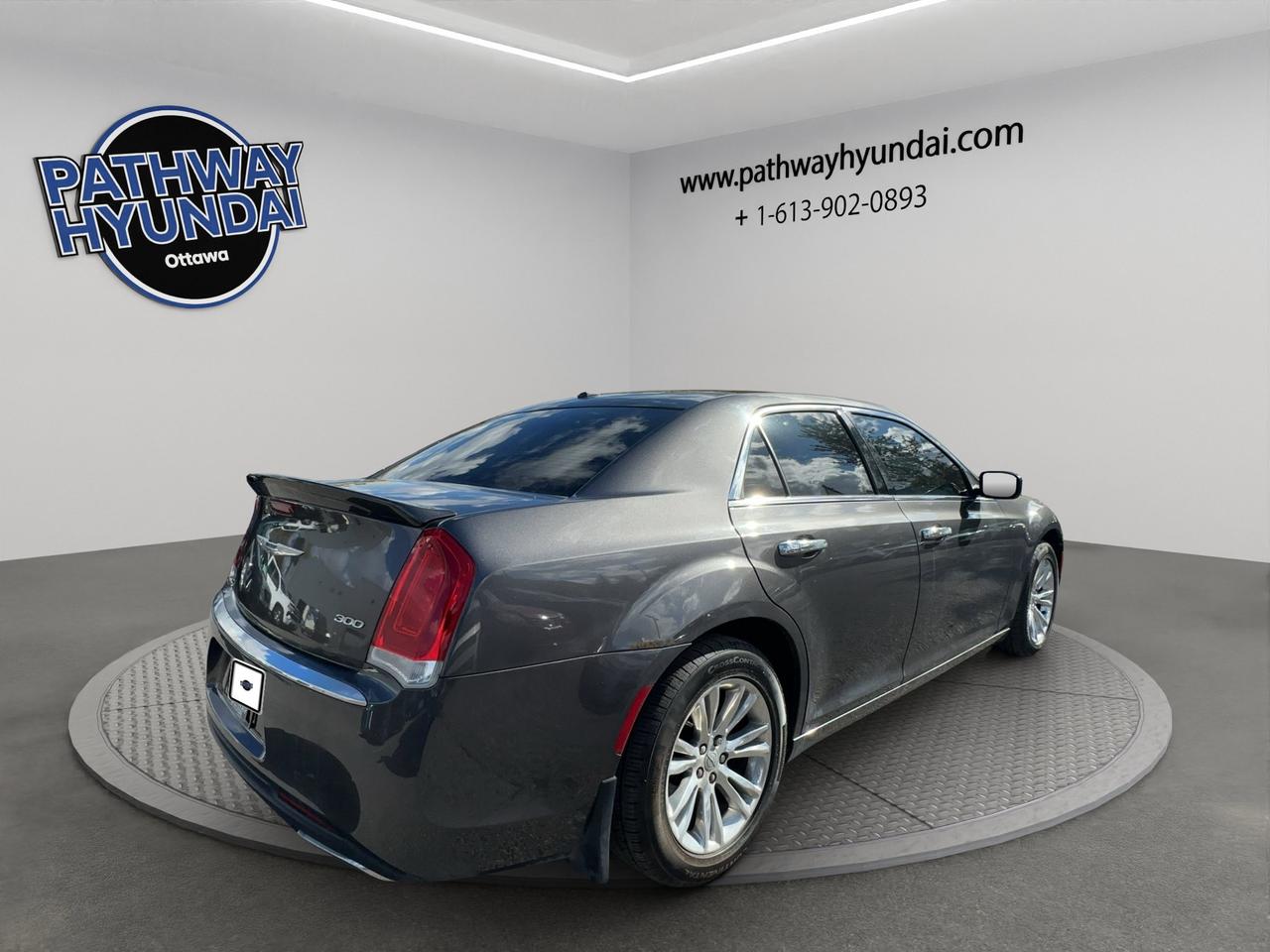 2016 Chrysler 300 Touring | Panoramic Sunroof | Keyless Start & Entry | Reverse Camera | Photo