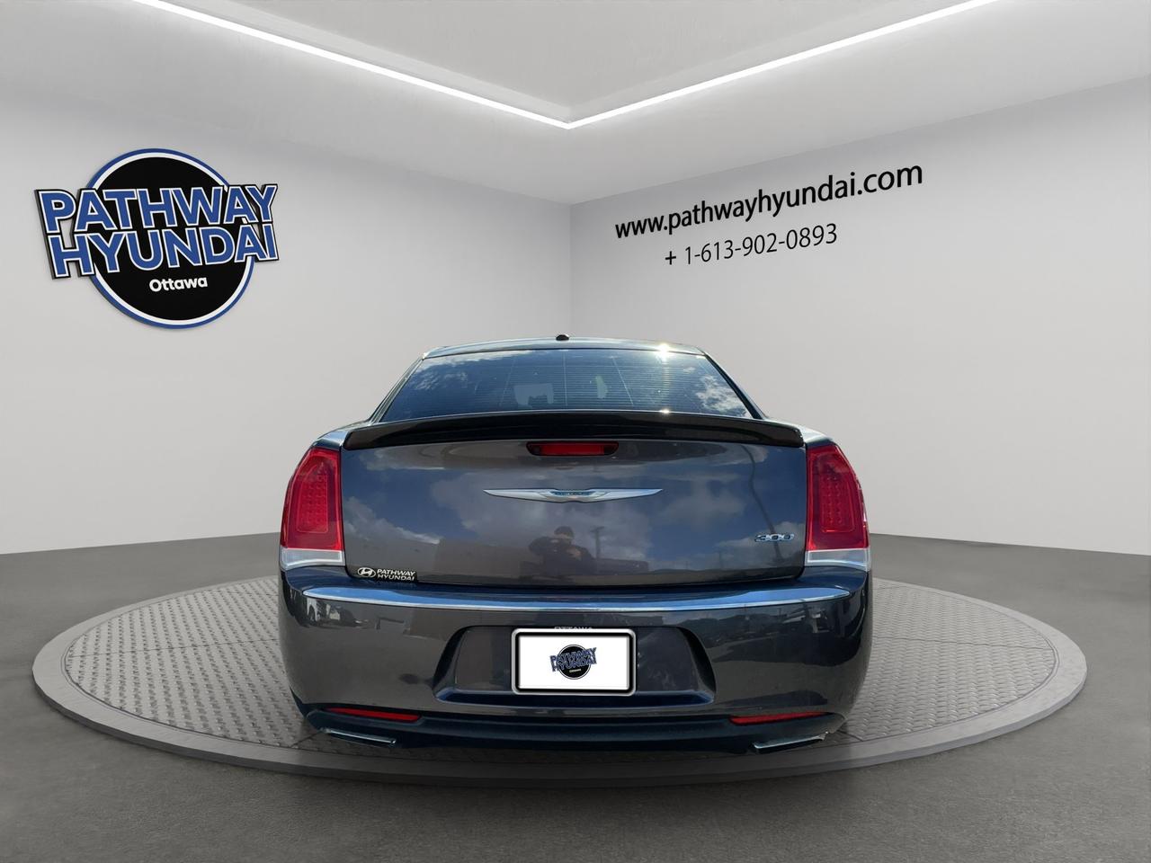 2016 Chrysler 300 Touring | Panoramic Sunroof | Keyless Start & Entry | Reverse Camera | Photo