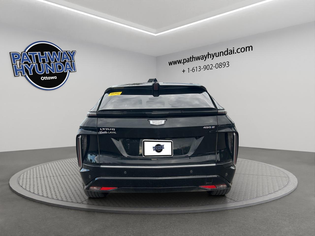 2024 Cadillac LYRIQ Tech | 33 Inch Curved Display | Wireless Apple CarPlay | Automatic Emergency Breaks | Photo4