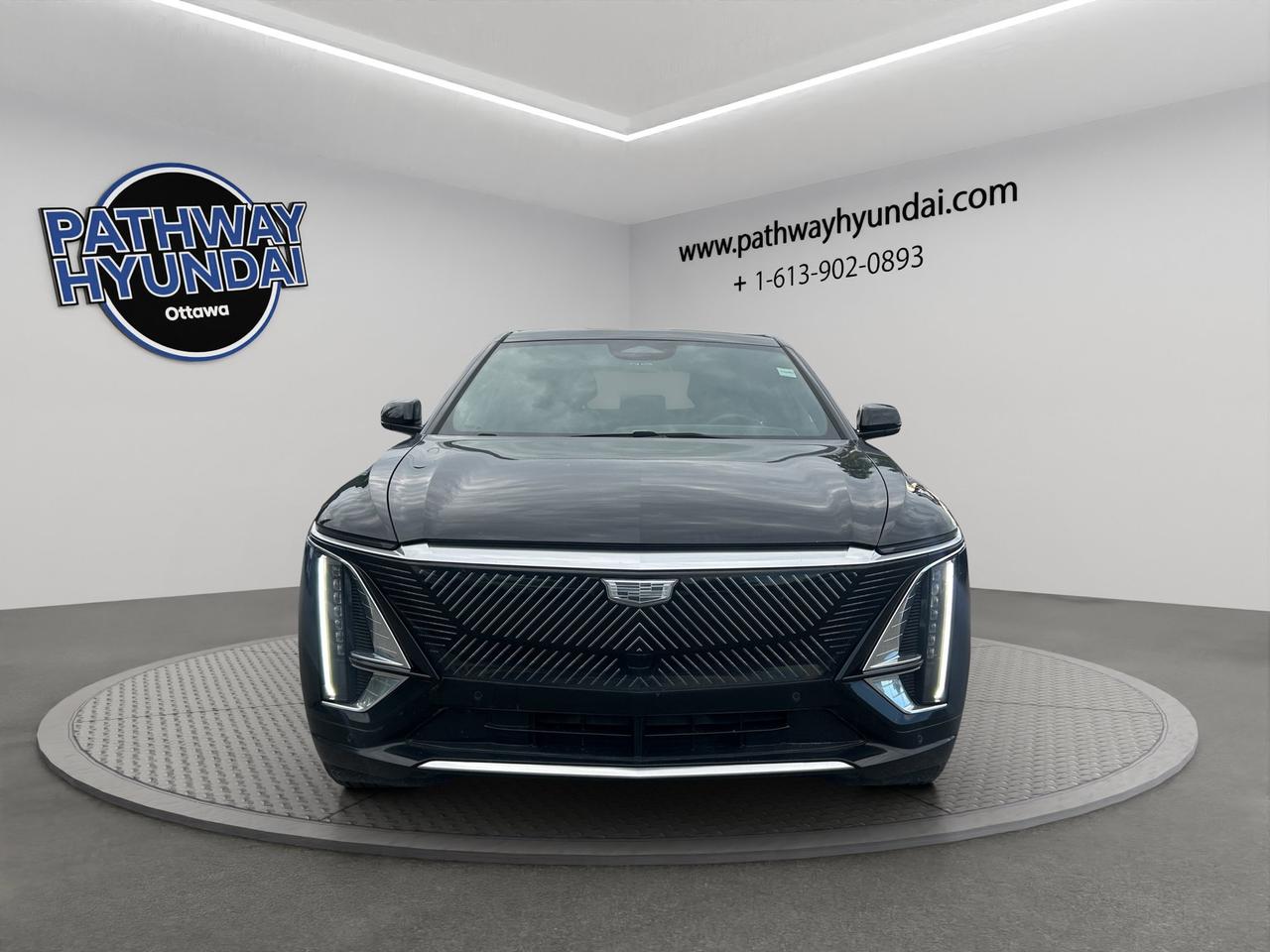 2024 Cadillac LYRIQ Tech | 33 Inch Curved Display | Wireless Apple CarPlay | Automatic Emergency Breaks | Photo