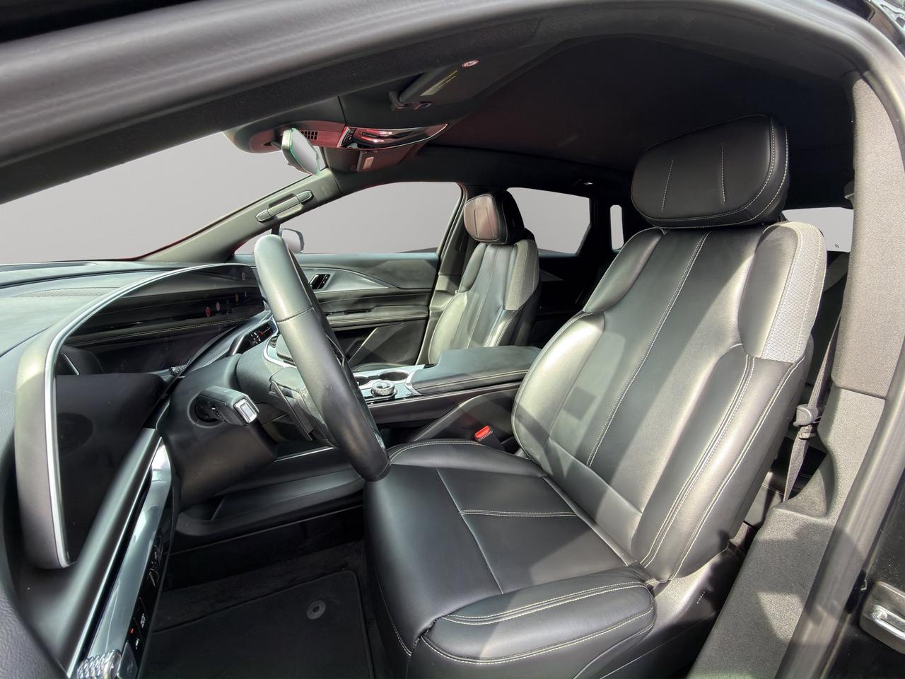 2024 Cadillac LYRIQ Tech | 33 Inch Curved Display | Wireless Apple CarPlay | Automatic Emergency Breaks | Photo