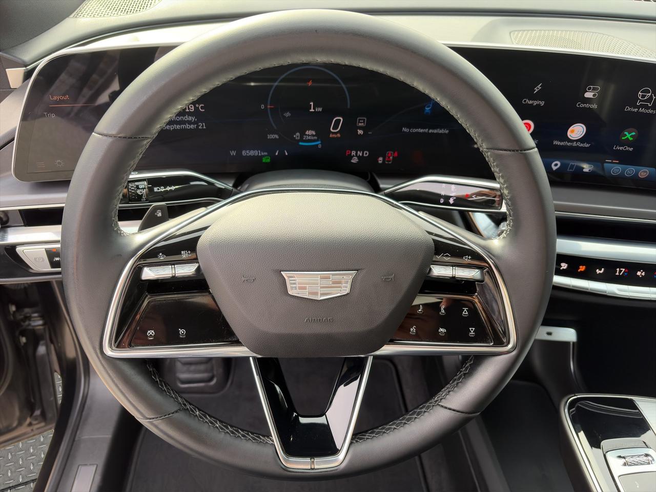 2024 Cadillac LYRIQ Tech | 33 Inch Curved Display | Wireless Apple CarPlay | Automatic Emergency Breaks | Photo