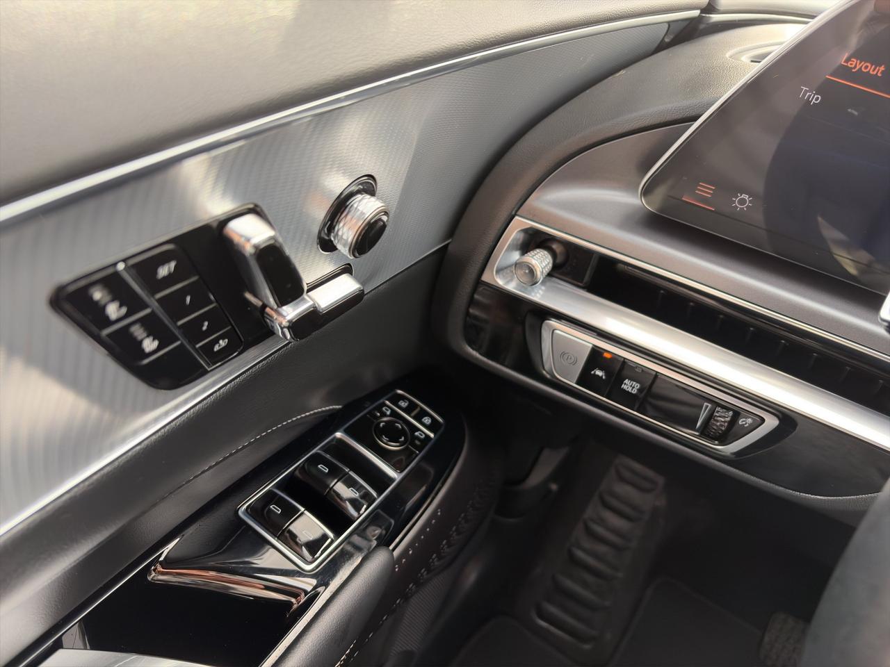2024 Cadillac LYRIQ Tech | 33 Inch Curved Display | Wireless Apple CarPlay | Automatic Emergency Breaks | Photo