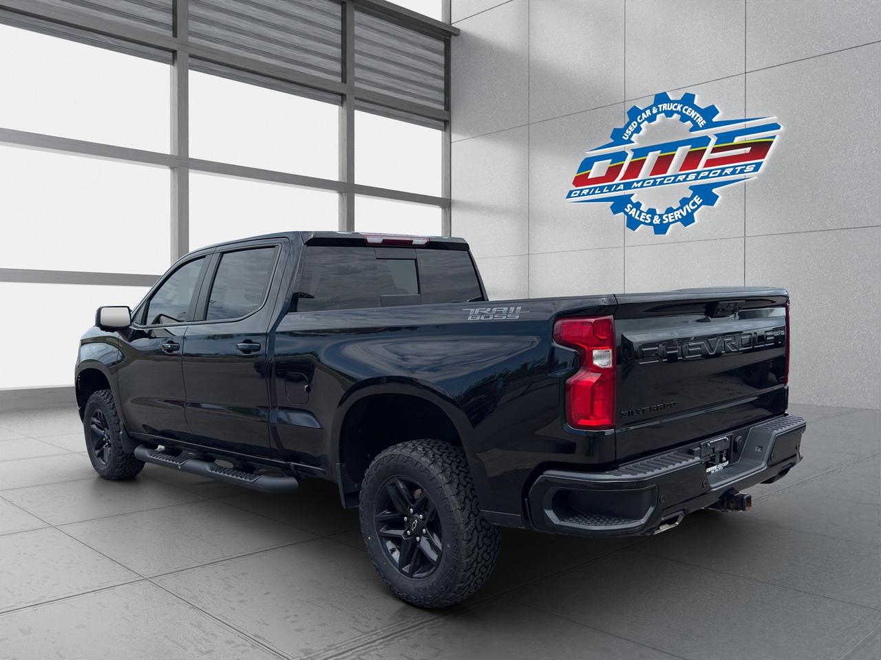 2022 Chevrolet Silverado 1500 4WD Crew Cab 157" LT Trail Boss Photo3