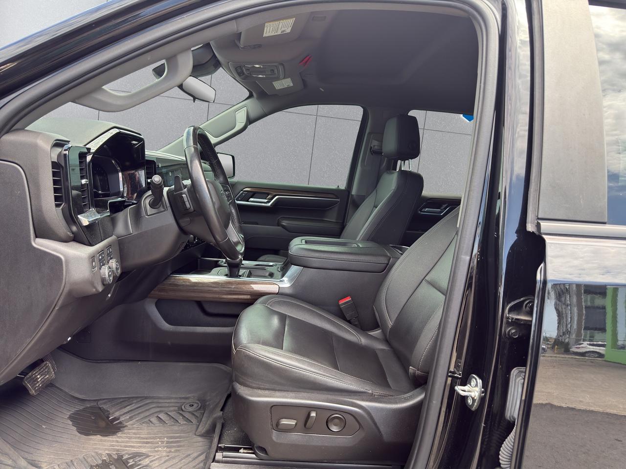 2022 Chevrolet Silverado 1500 4WD Crew Cab 157" LT Trail Boss Photo