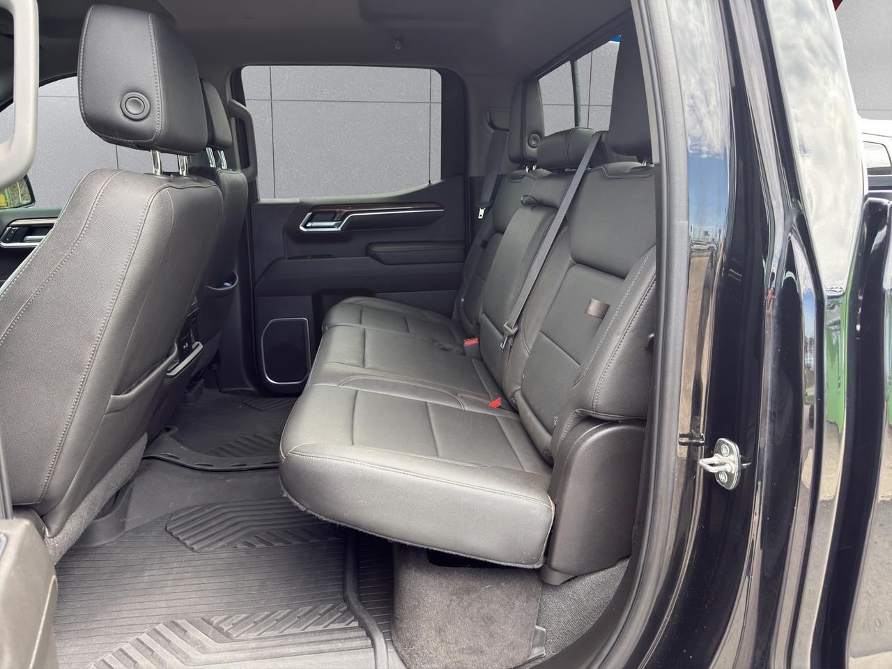 2022 Chevrolet Silverado 1500 4WD Crew Cab 157" LT Trail Boss Photo