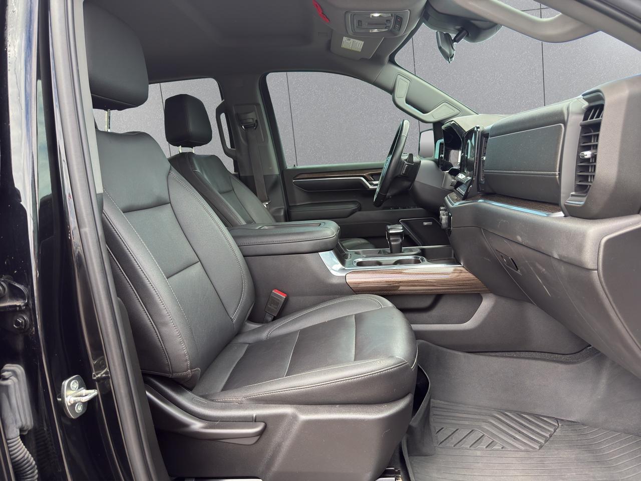 2022 Chevrolet Silverado 1500 4WD Crew Cab 157" LT Trail Boss Photo