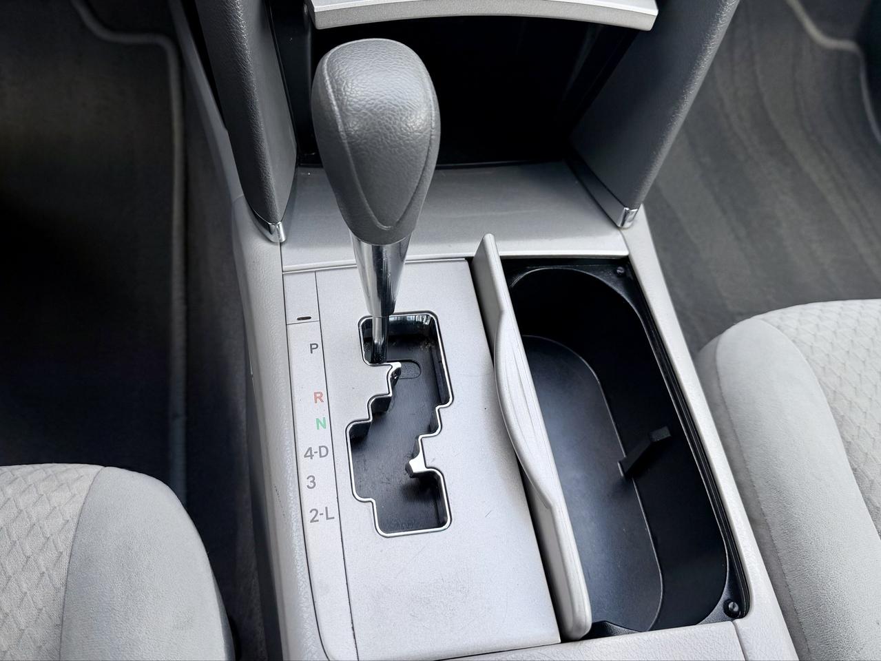 2009 Toyota Camry FINANCING AVAILABLE Photo13