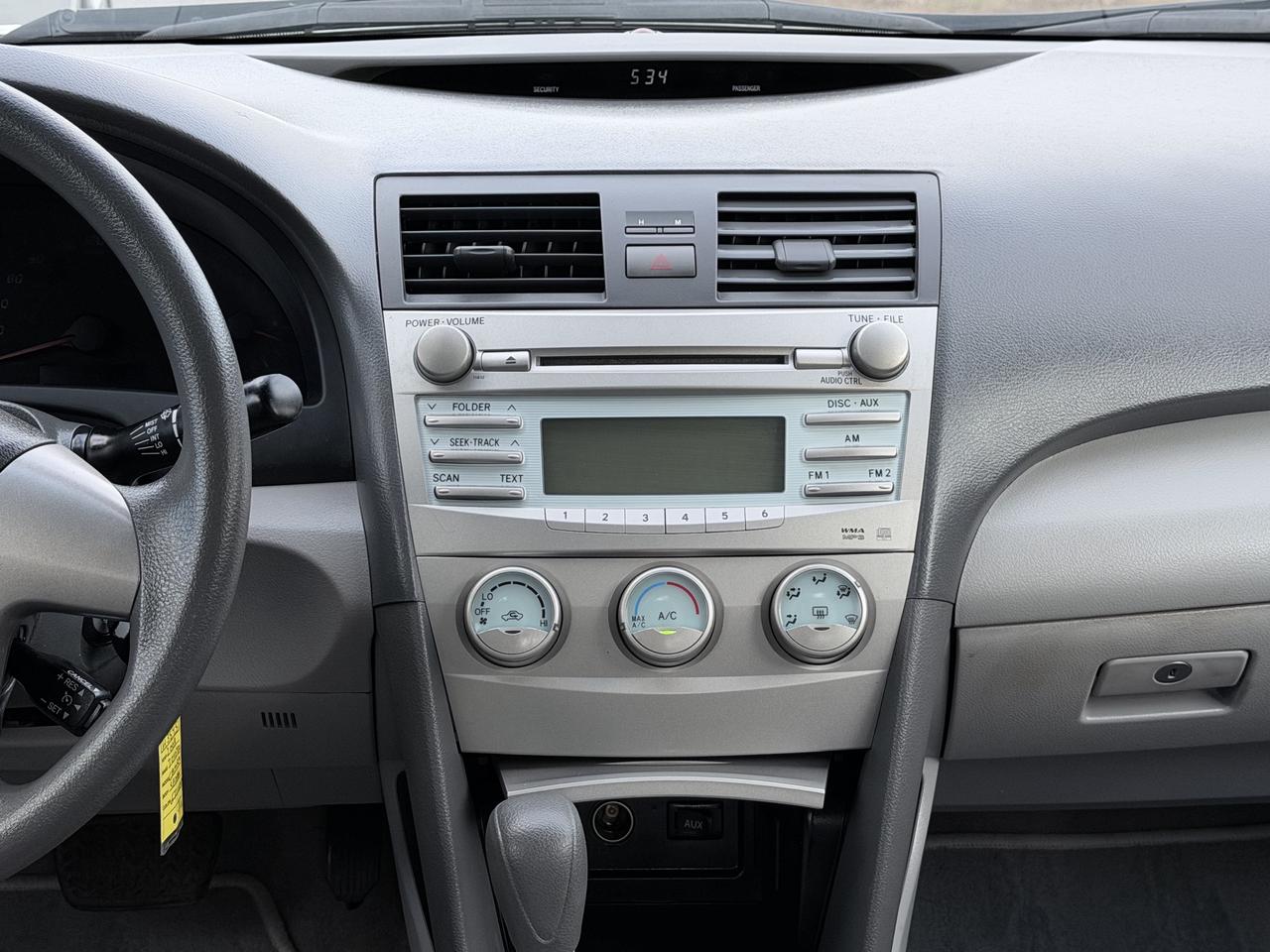 2009 Toyota Camry FINANCING AVAILABLE Photo14
