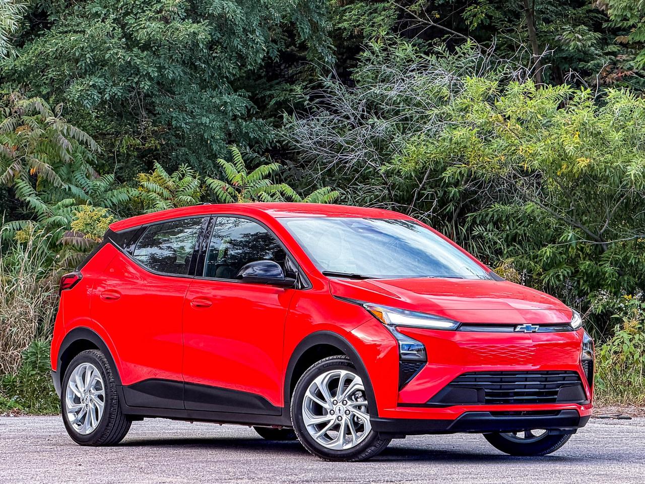 2027 Chevrolet Bolt LT Photo