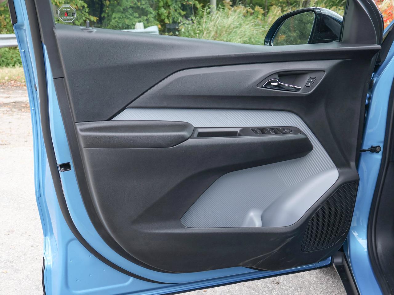 2027 Chevrolet Bolt LT Photo