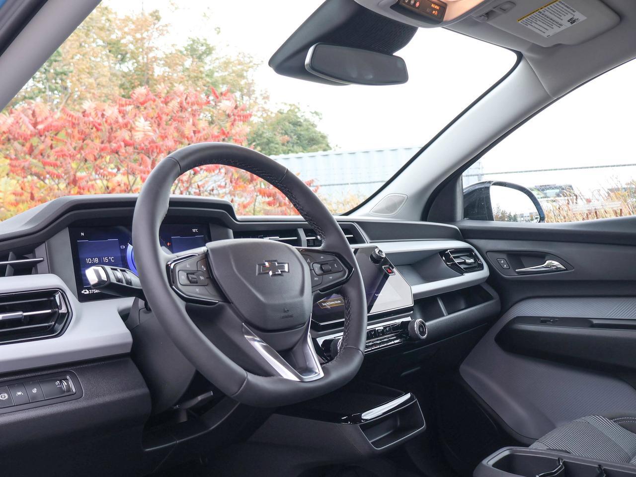 2027 Chevrolet Bolt LT Photo