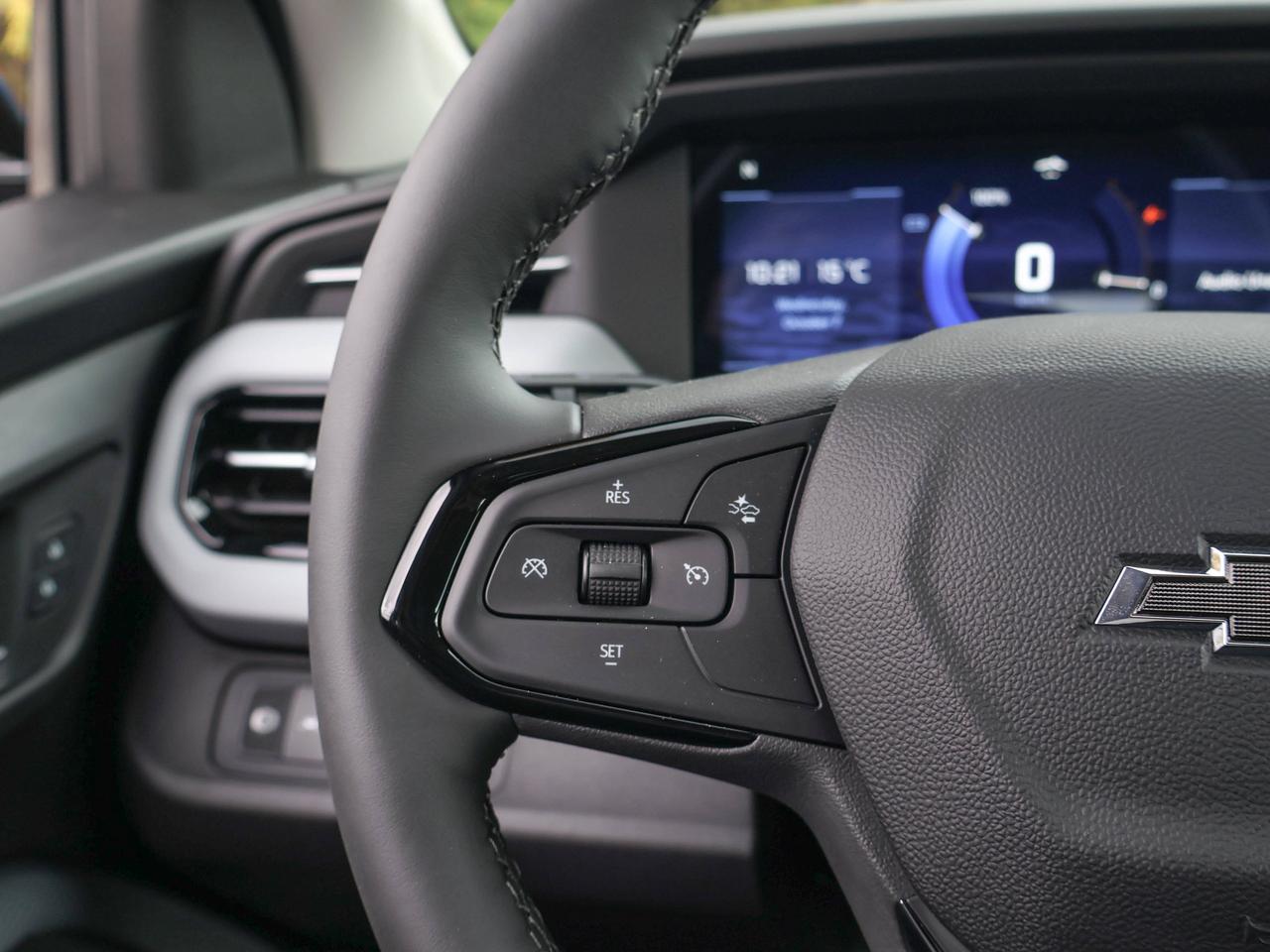 2027 Chevrolet Bolt LT Photo