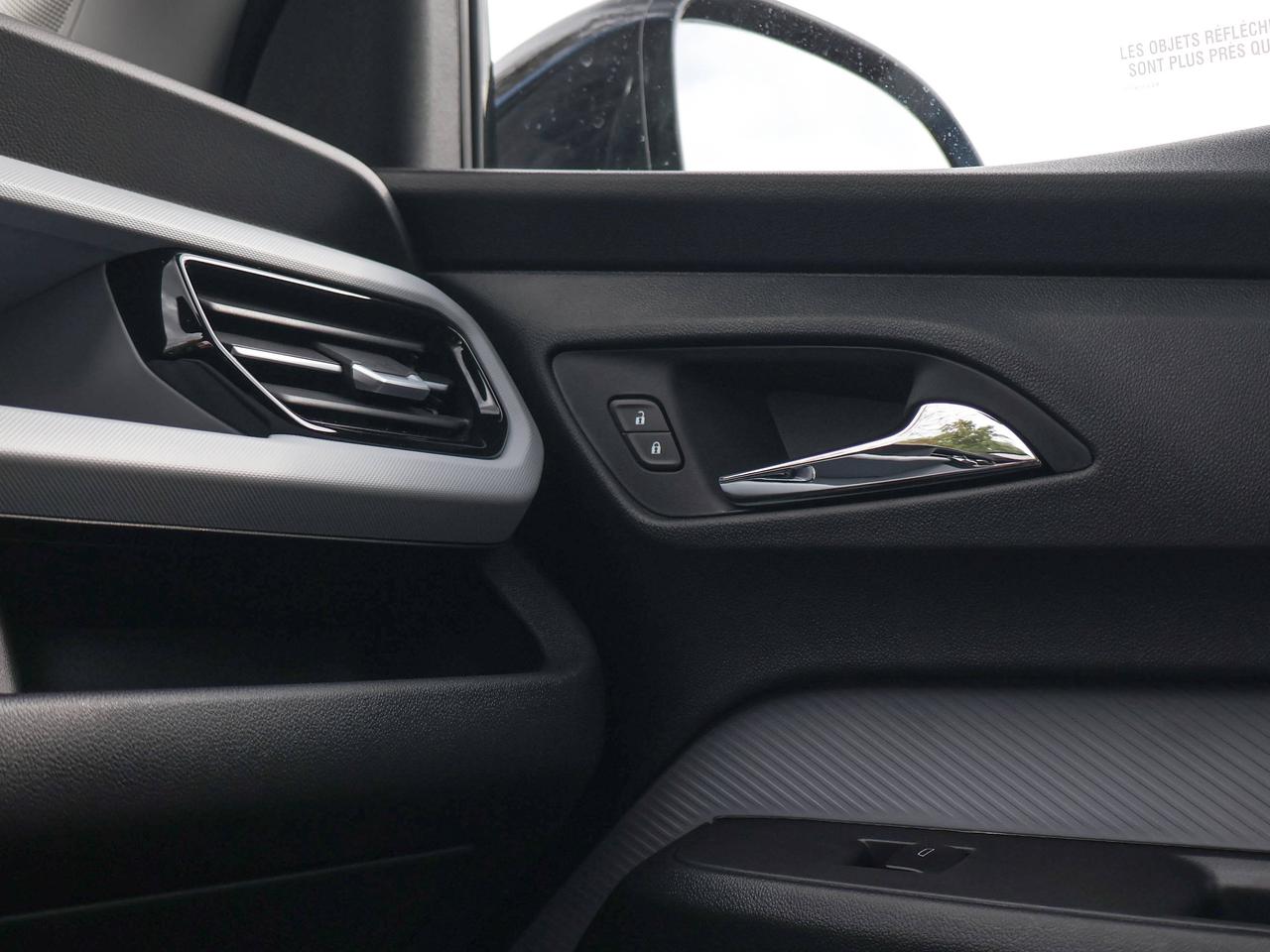 2027 Chevrolet Bolt LT Photo