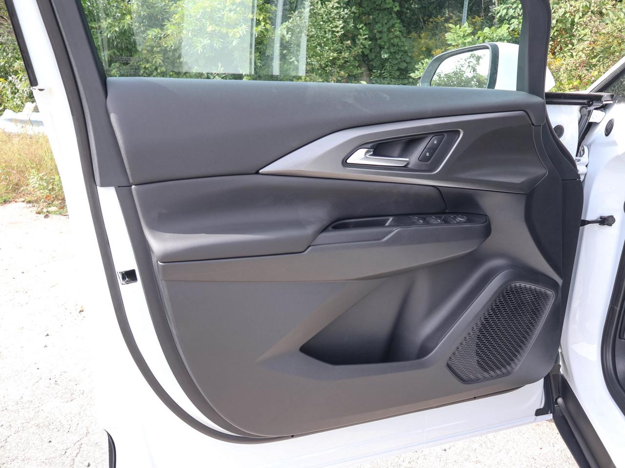 2027 Chevrolet Equinox EV LT1 w/PCY Photo