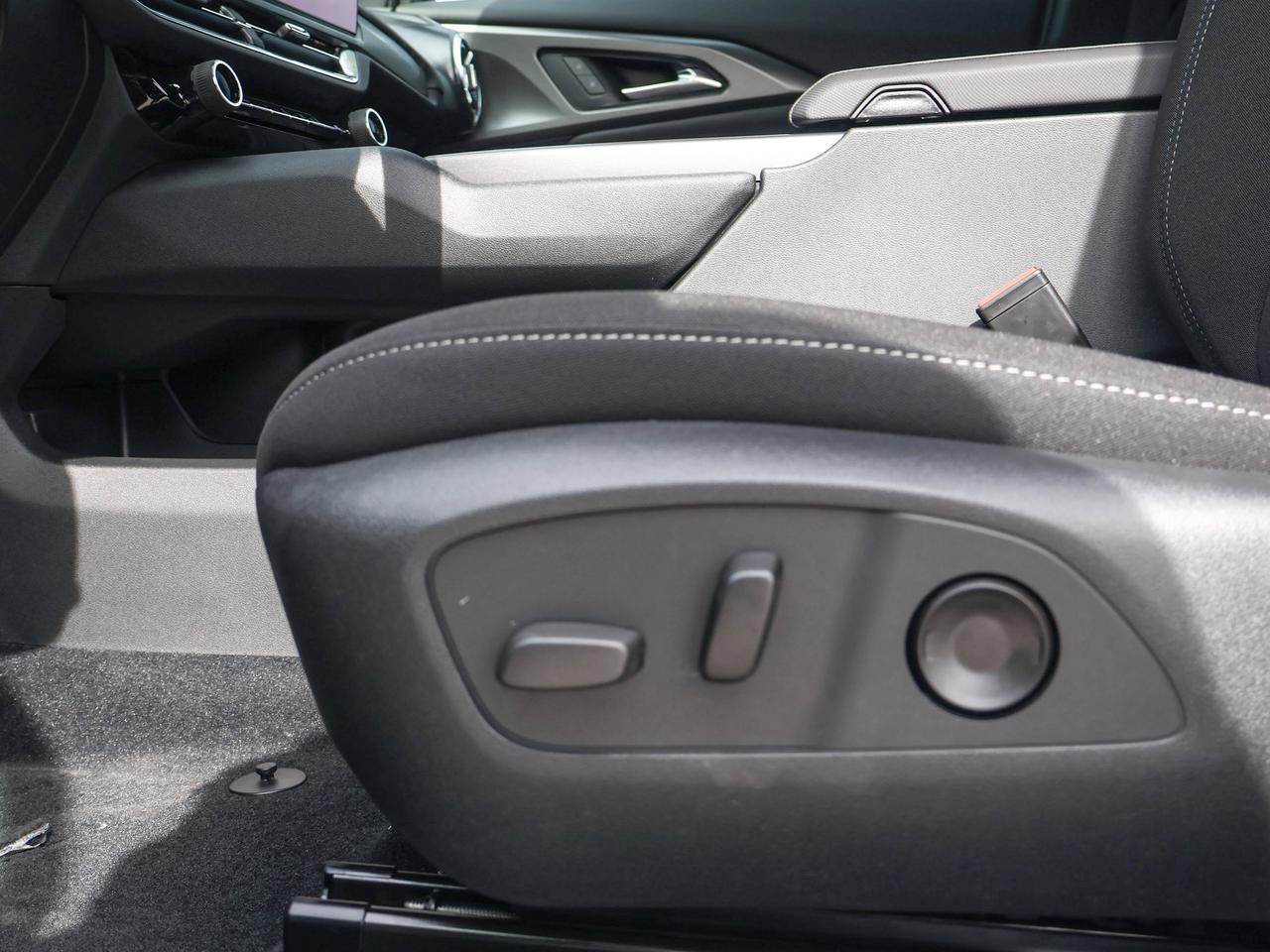 2027 Chevrolet Equinox EV LT1 w/PCY Photo