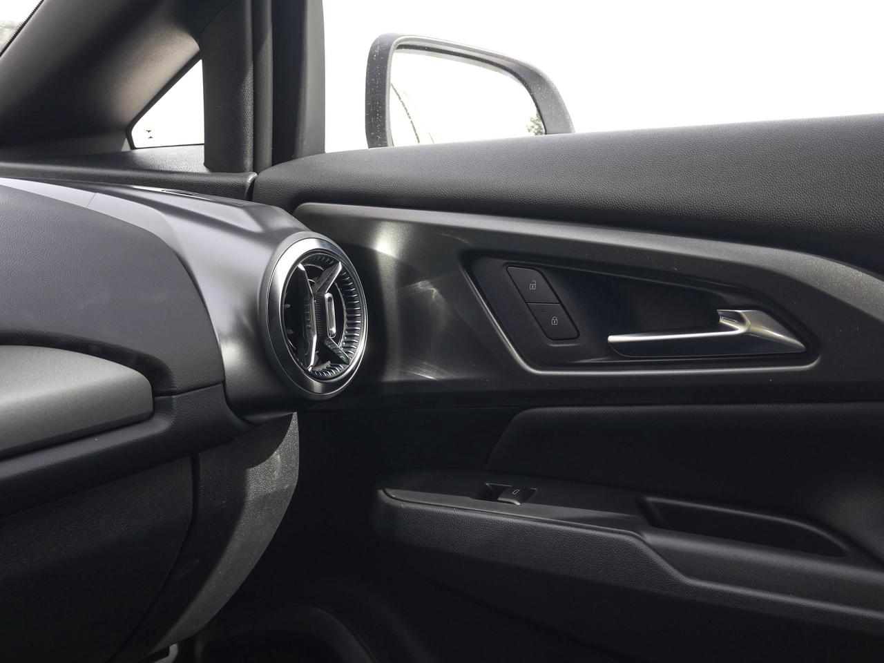 2027 Chevrolet Equinox EV LT1 w/PCY Photo