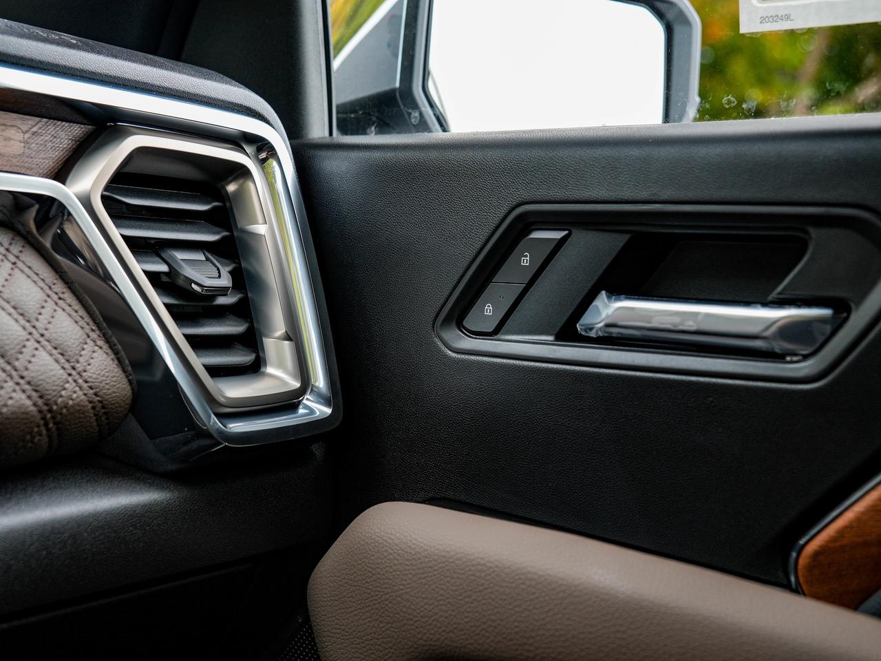 2026 GMC Canyon Denali Photo