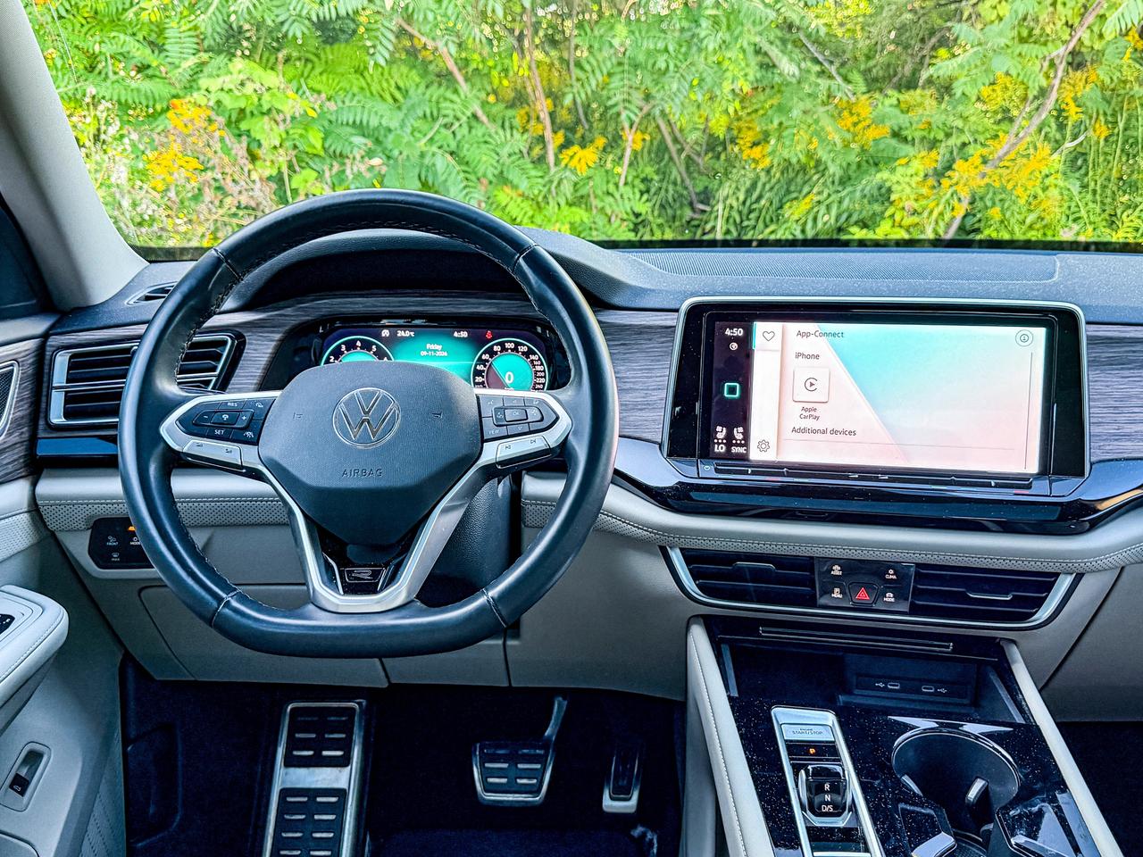 2024 Volkswagen Atlas EXECLINE Photo