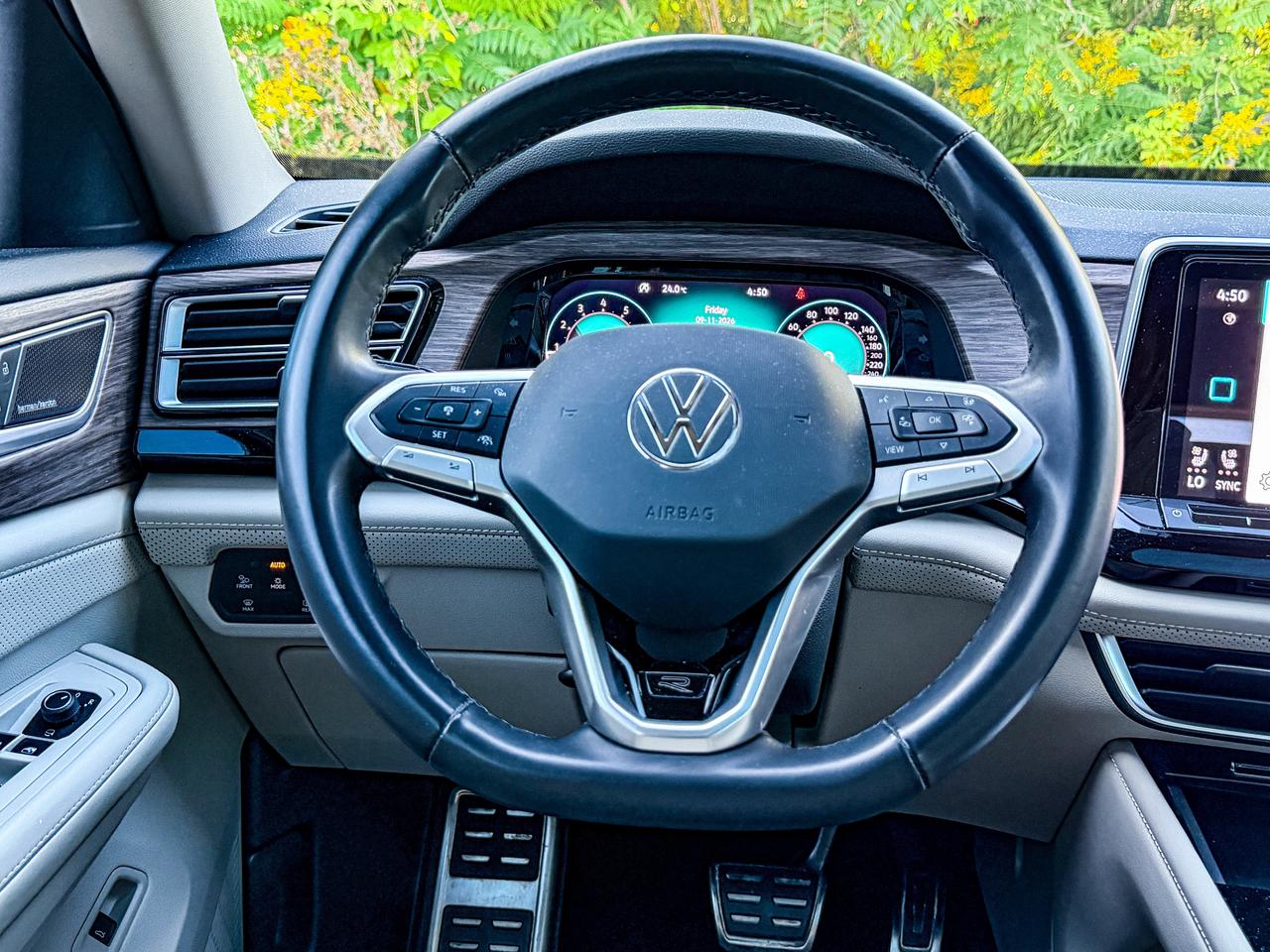 2024 Volkswagen Atlas EXECLINE Photo