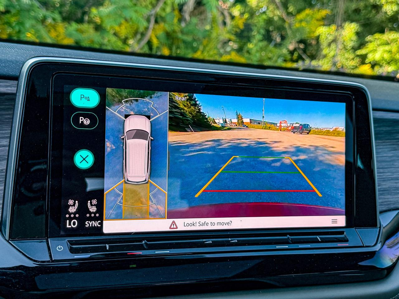 2024 Volkswagen Atlas EXECLINE Photo