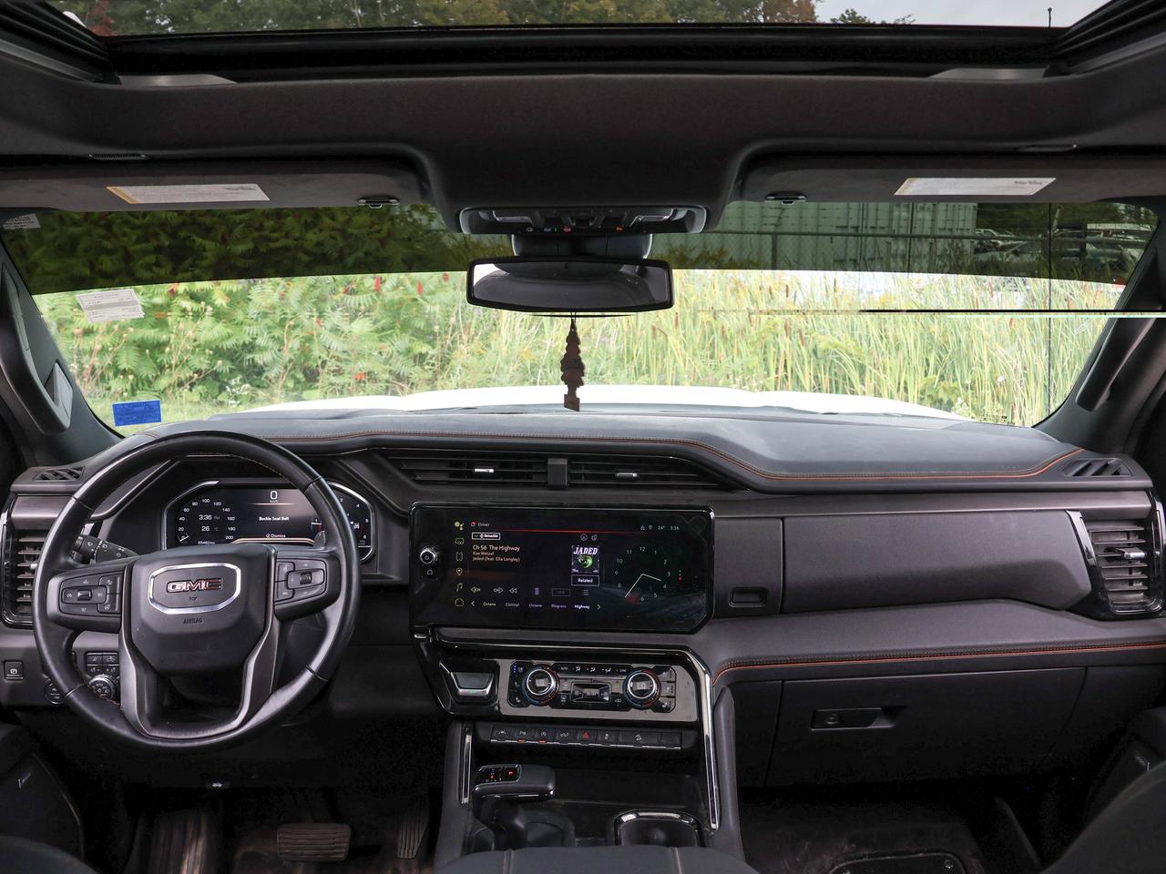 2024 GMC Sierra 1500 AT4 Photo