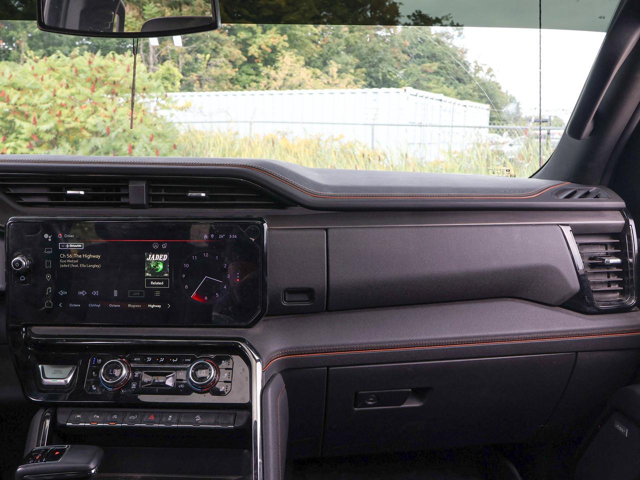 2024 GMC Sierra 1500 AT4 Photo