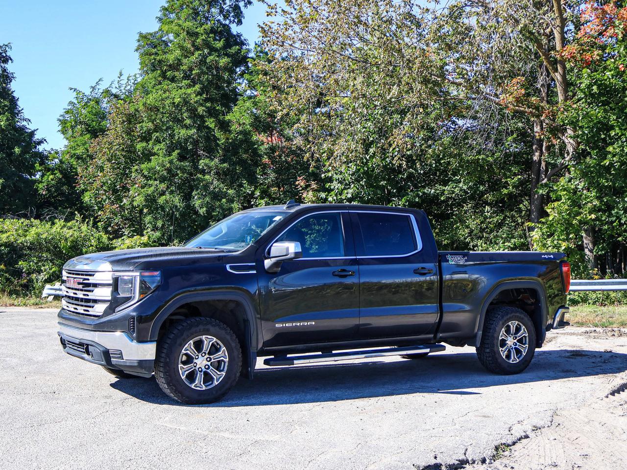 2023 GMC Sierra 1500 SLE Photo2