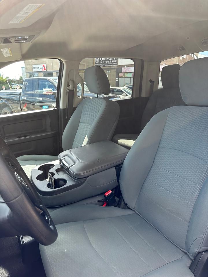 2017 RAM 1500 Express Photo