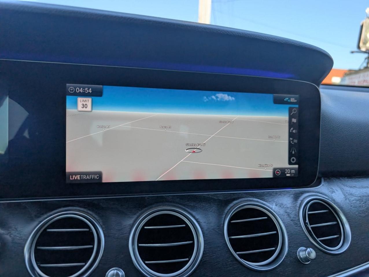 2019 Mercedes-Benz E-Class E 300 4MATIC * NAVIGATION * MOONROOF * DRIVE ASSIS Photo