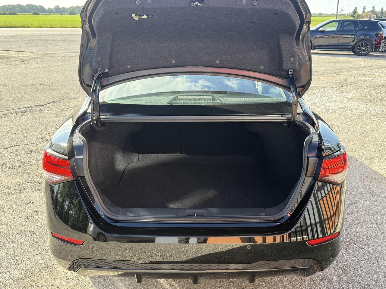 2022 Nissan Sentra SV | Backup Camera | Adaptive Cruise Control Photo4