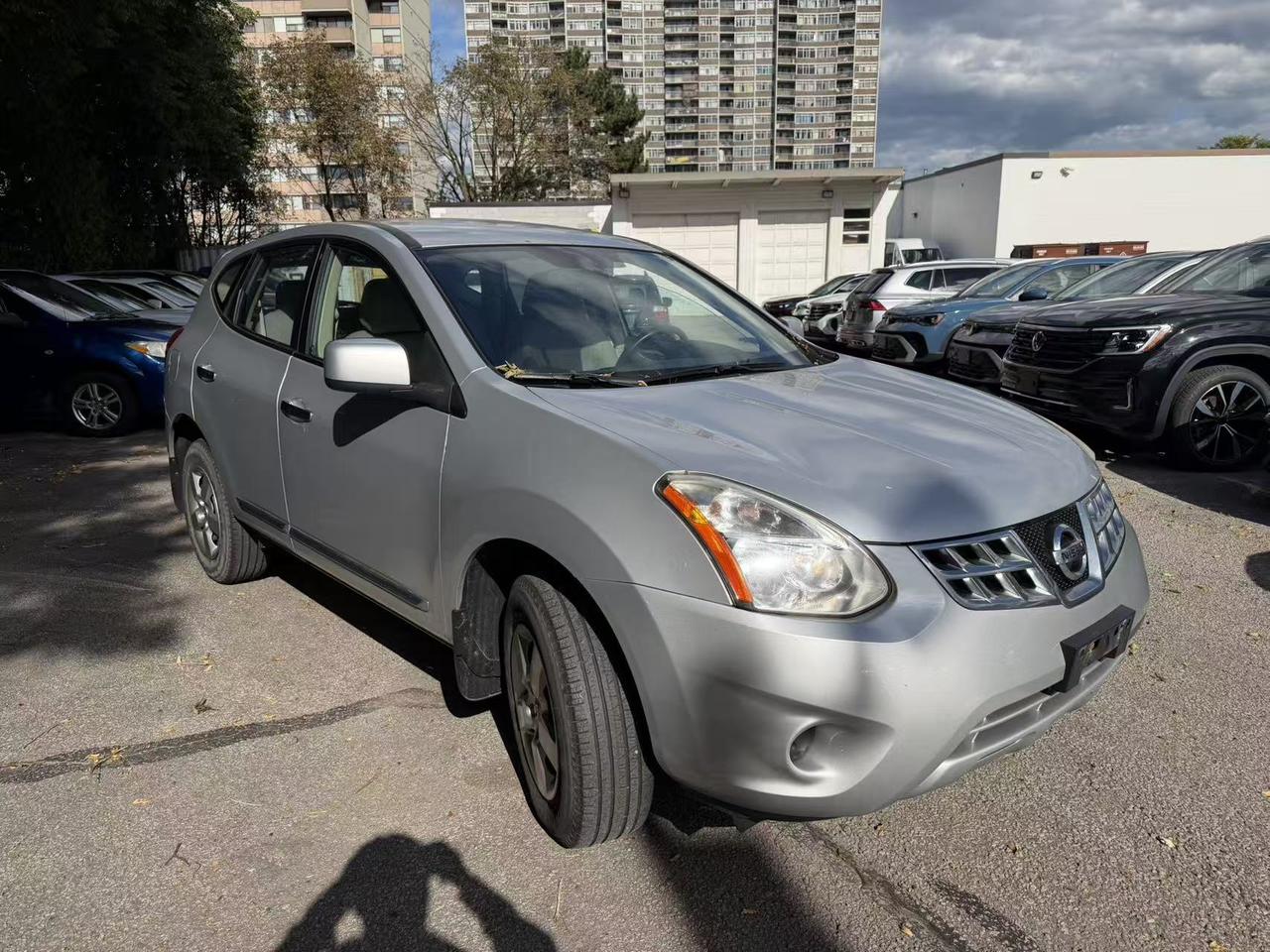 2013 Nissan Rogue FWD 4dr S Photo2