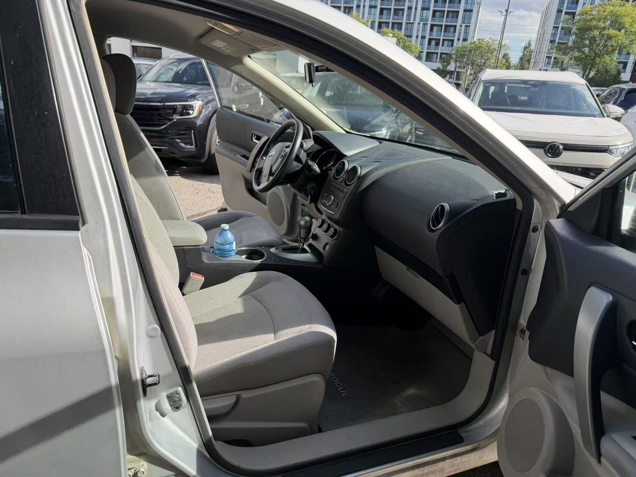 2013 Nissan Rogue FWD 4dr S Photo