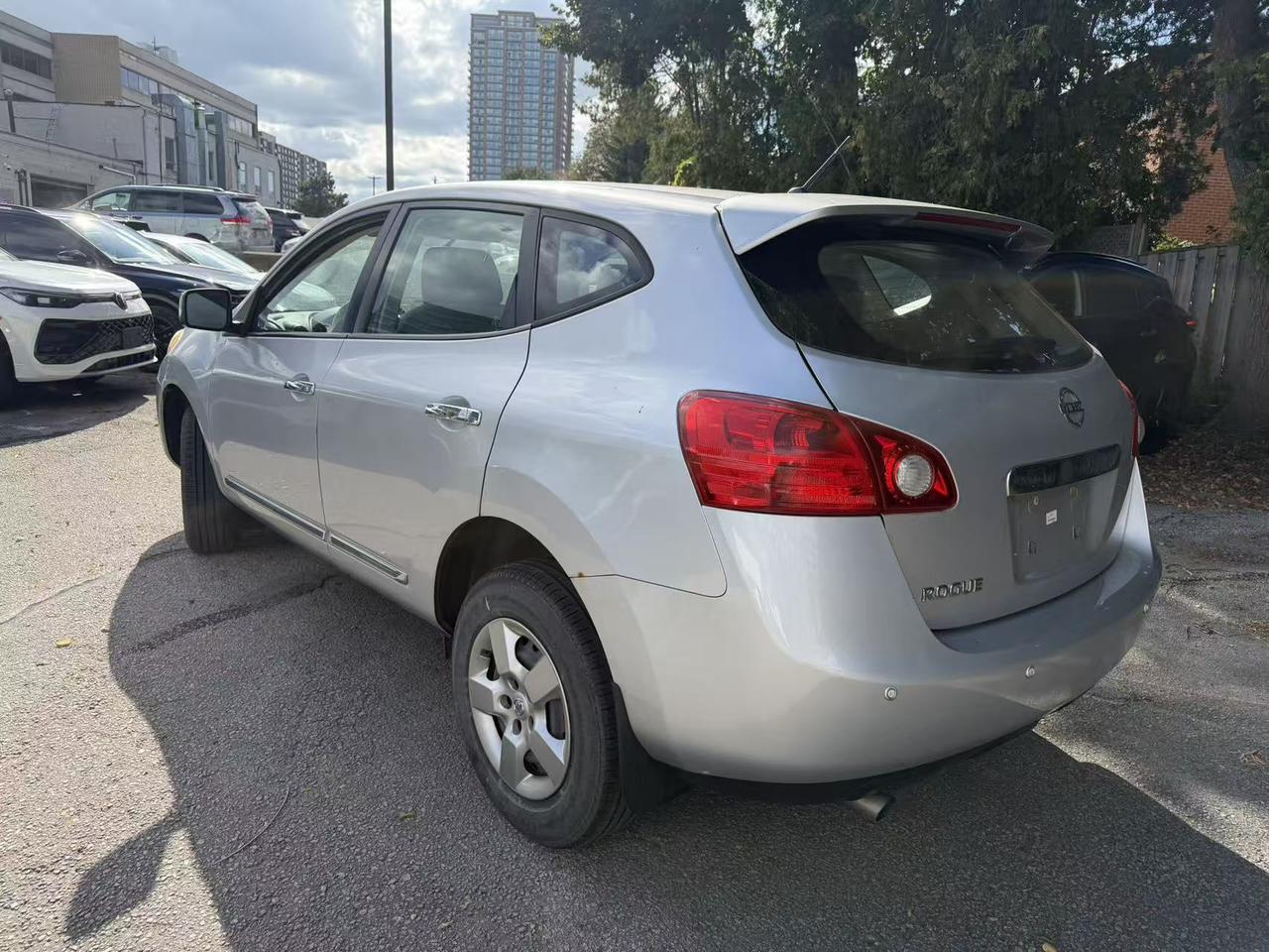 2013 Nissan Rogue FWD 4dr S Photo