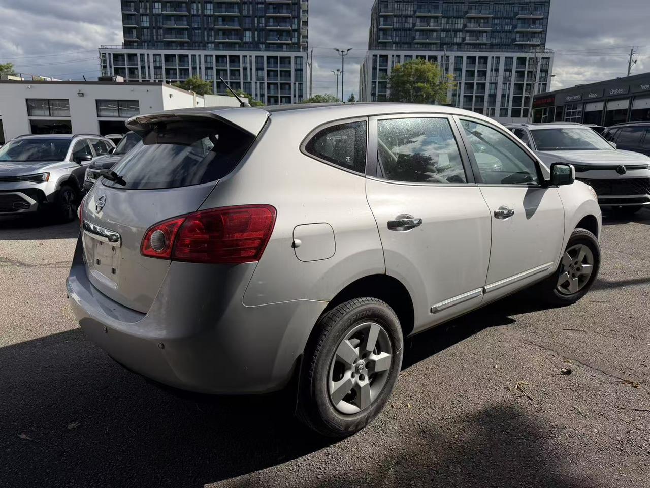 2013 Nissan Rogue FWD 4dr S Photo