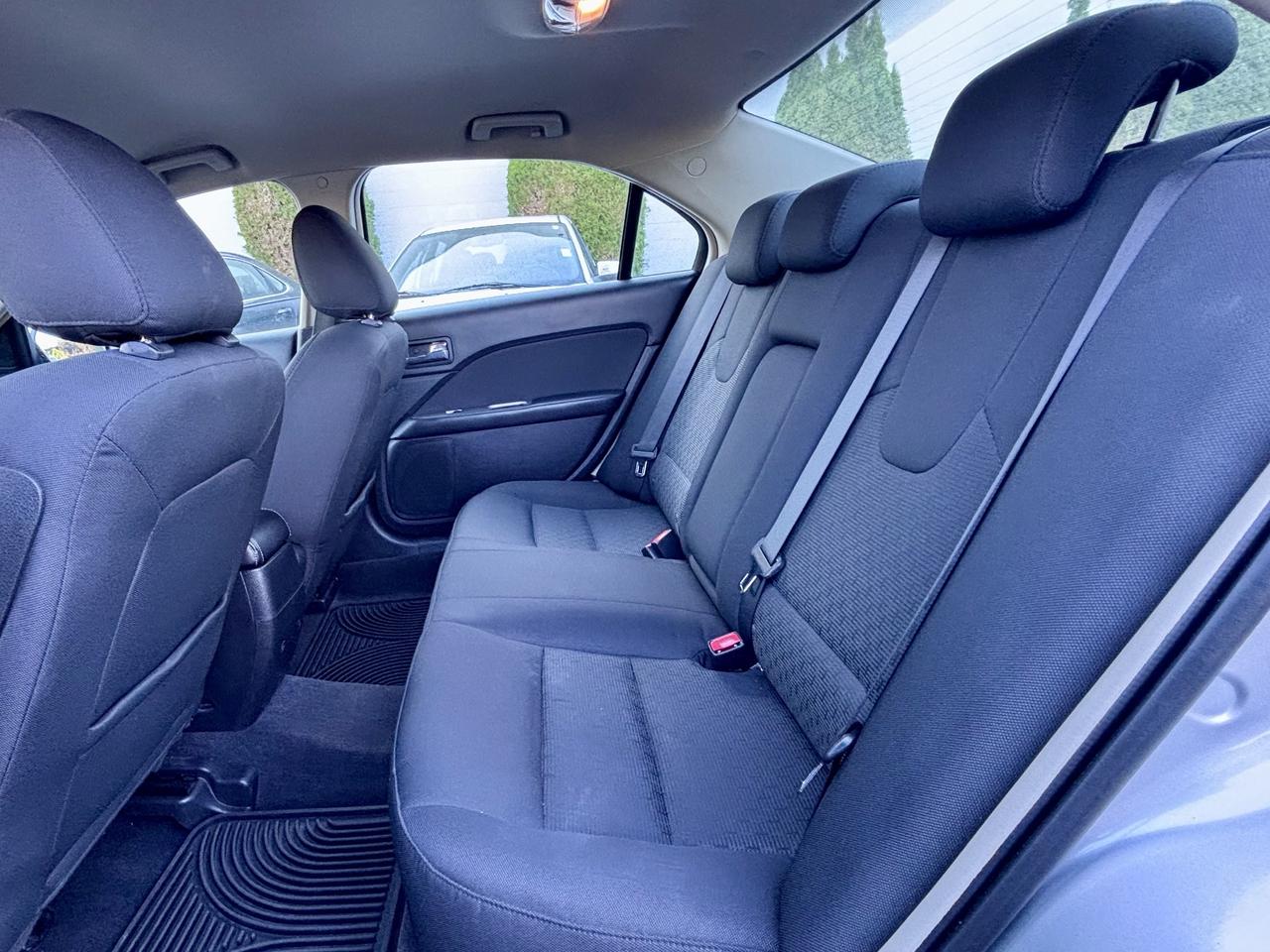 2010 Ford Fusion FINANCING AVAILABLE Photo14