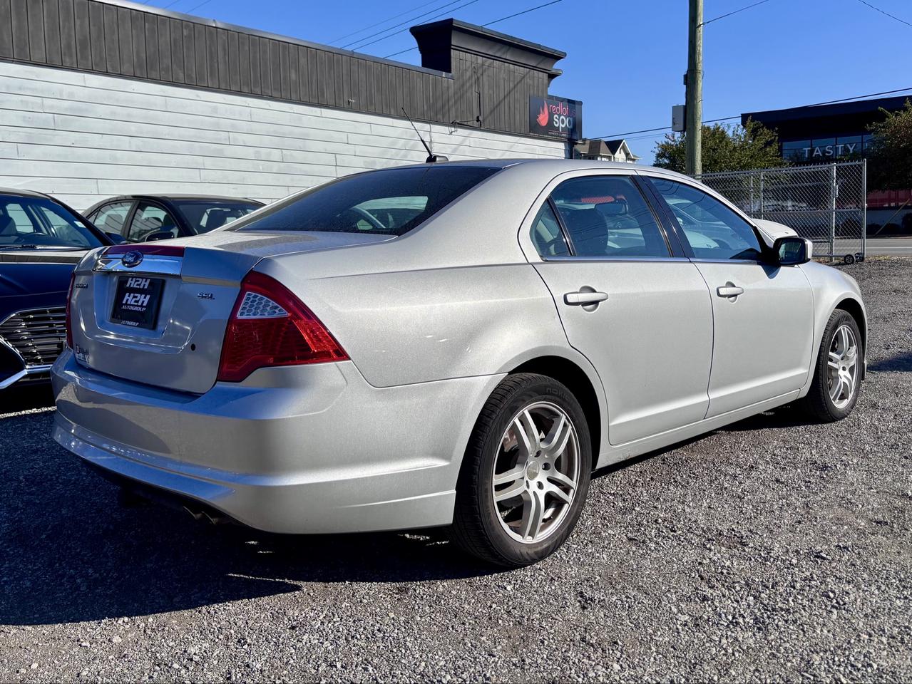 2010 Ford Fusion FINANCING AVAILABLE Photo5