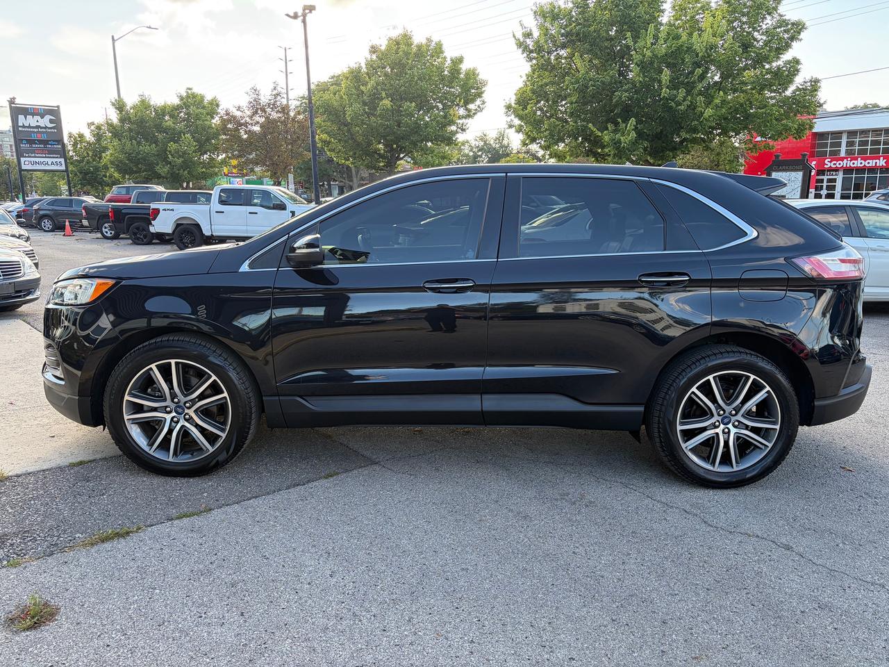 2019 Ford Edge Titanium Photo