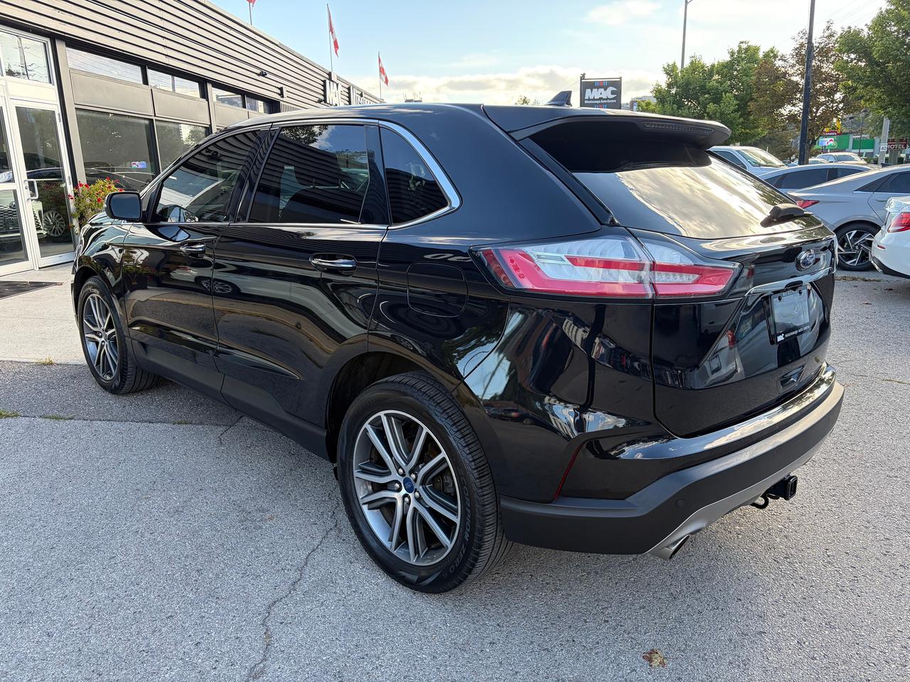 2019 Ford Edge Titanium Photo