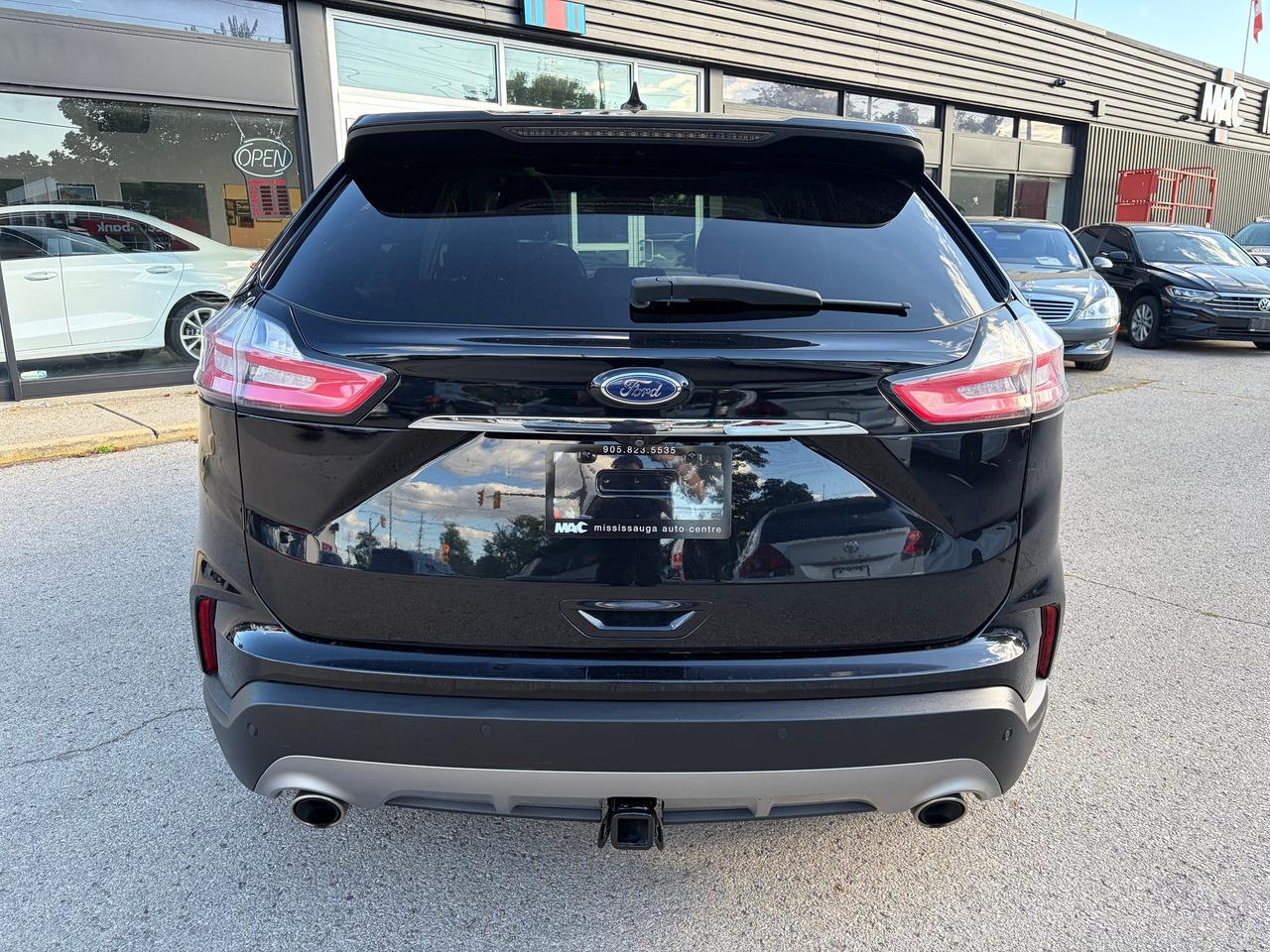 2019 Ford Edge Titanium Photo