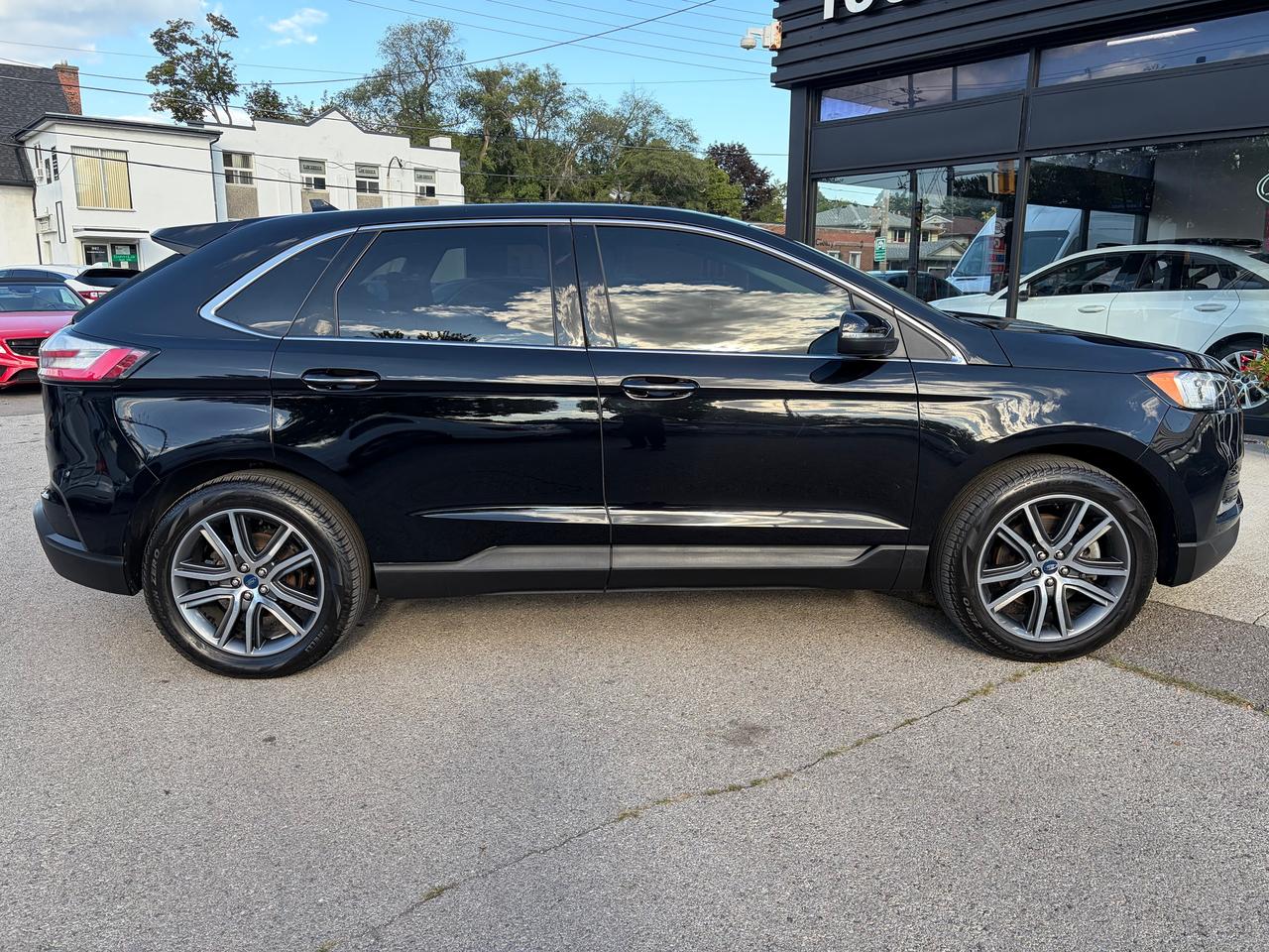 2019 Ford Edge Titanium Photo