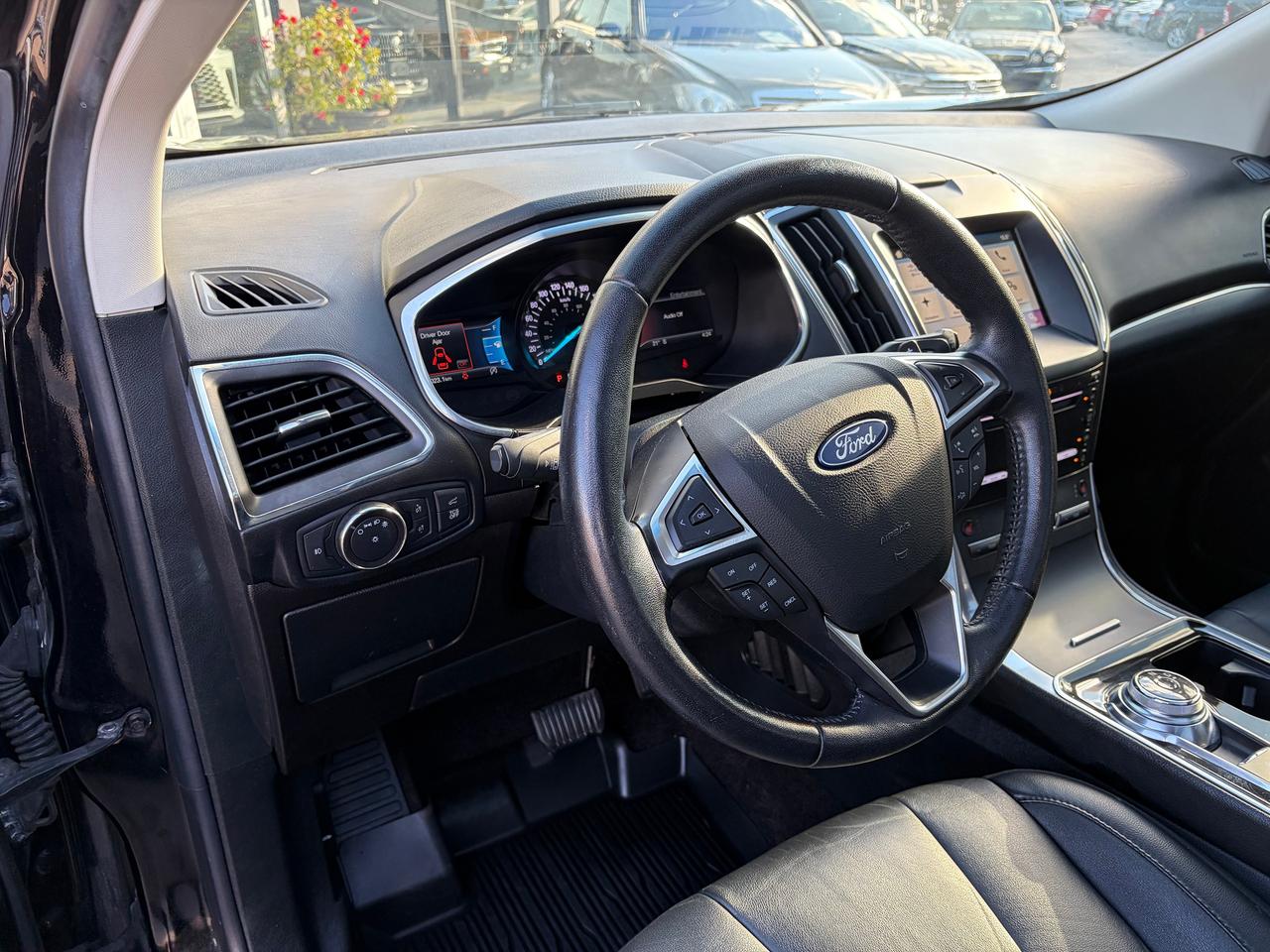2019 Ford Edge Titanium Photo