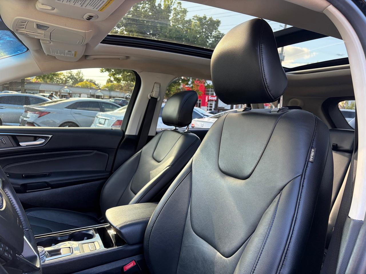 2019 Ford Edge Titanium Photo