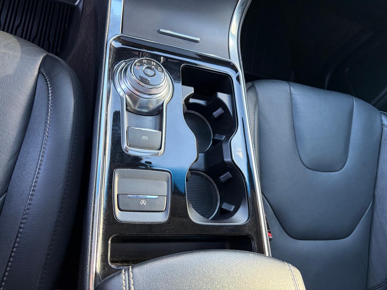 2019 Ford Edge Titanium Photo