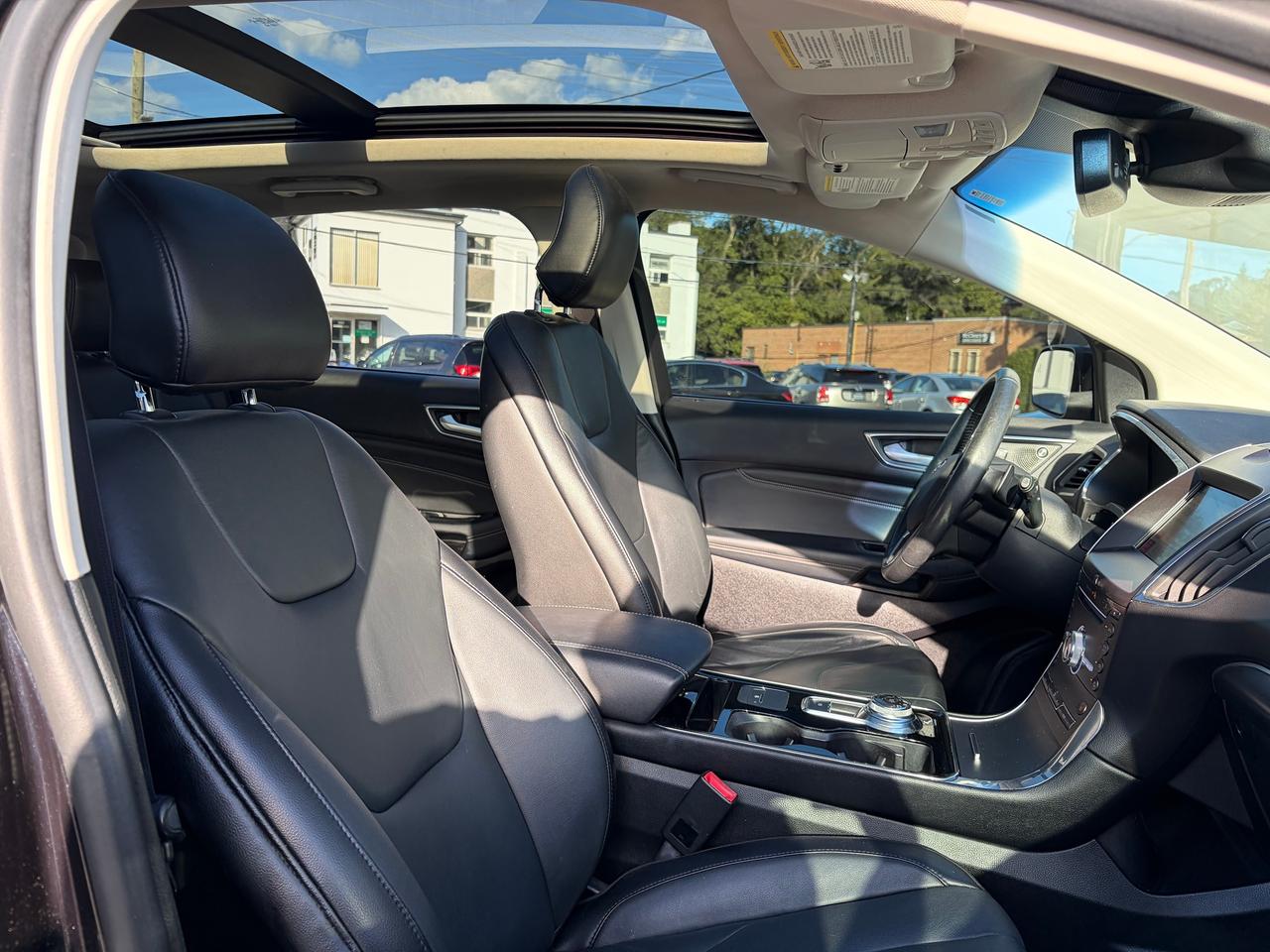 2019 Ford Edge Titanium Photo