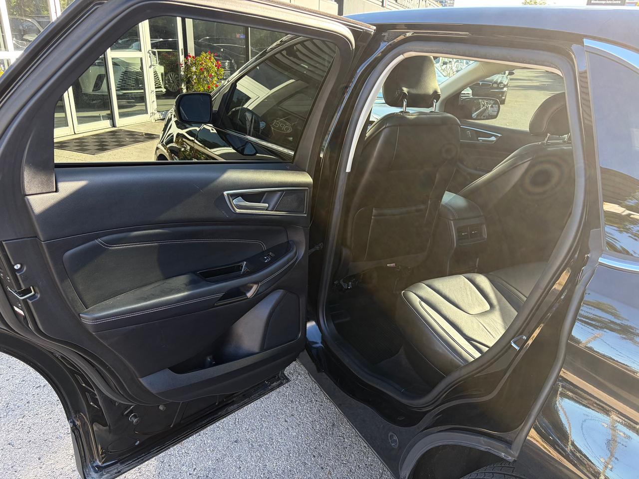 2019 Ford Edge Titanium Photo