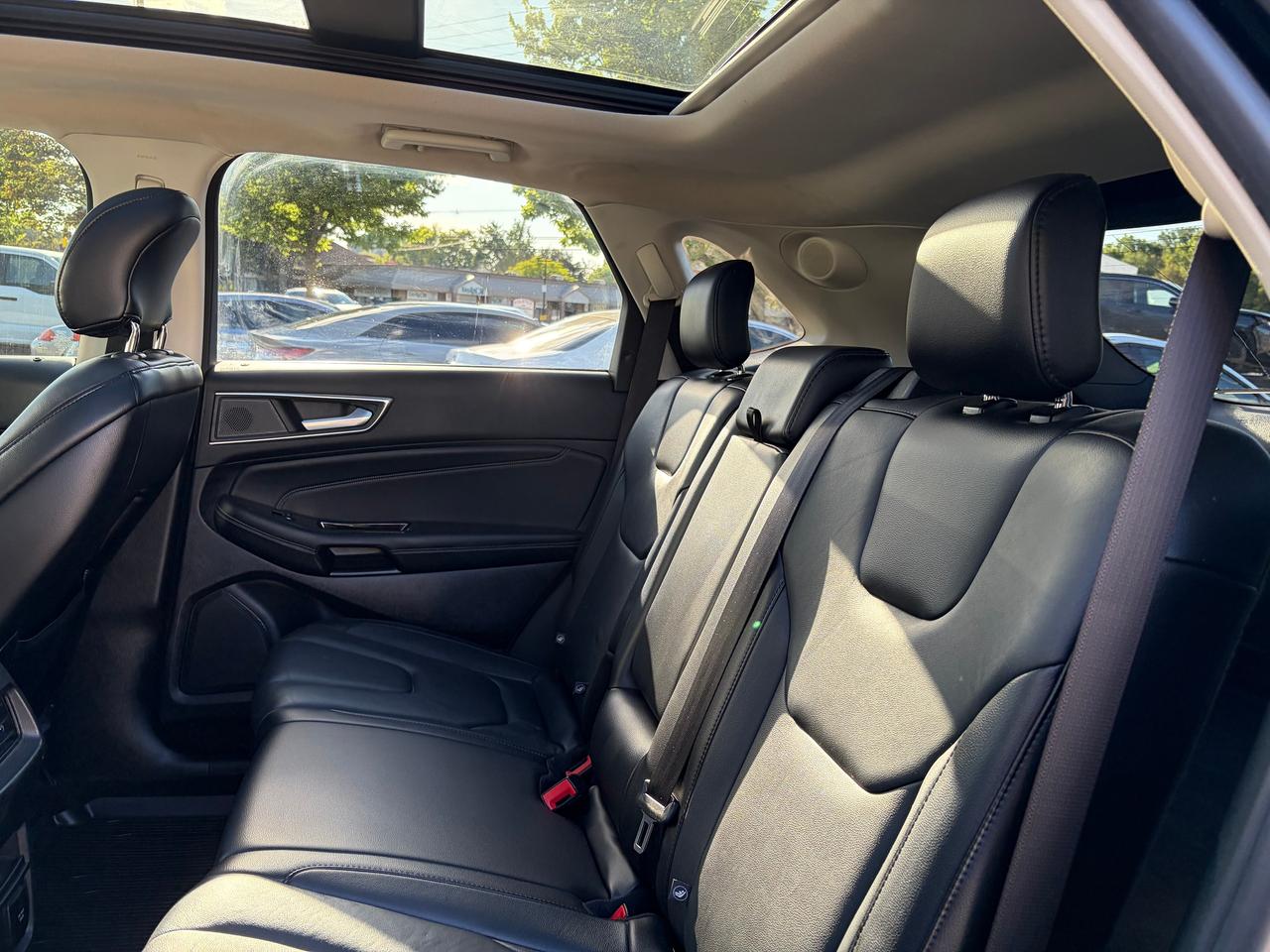 2019 Ford Edge Titanium Photo